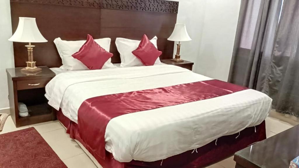 In Taibah Aparthotel Medina Buitenkant foto